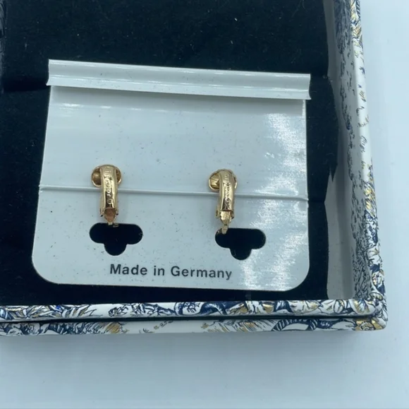 Christian Dior Twisted Ribbon Gold Clip-On Earrings with Box and COA - Picture 6 of 8
